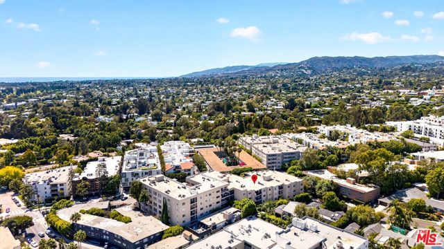 612 S Barrington Avenue 417, Los Angeles, CA 90049