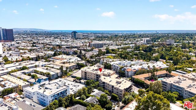 612 S Barrington Avenue 417, Los Angeles, CA 90049