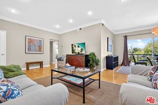 612 S Barrington Avenue 417, Los Angeles, CA 90049