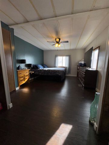 1693 Ottawa Rd, Salina, KS 67401