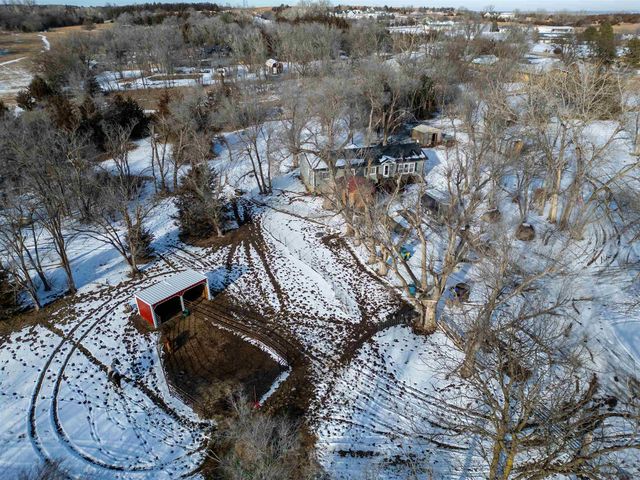 1693 Ottawa Rd, Salina, KS 67401