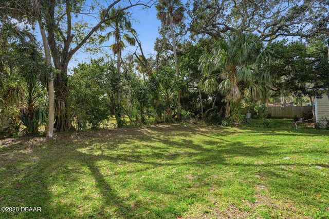 557 Live Oak Avenue, Daytona Beach, FL 32114