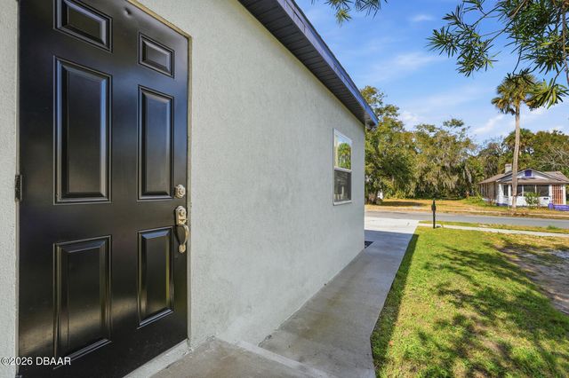 557 Live Oak Avenue, Daytona Beach, FL 32114