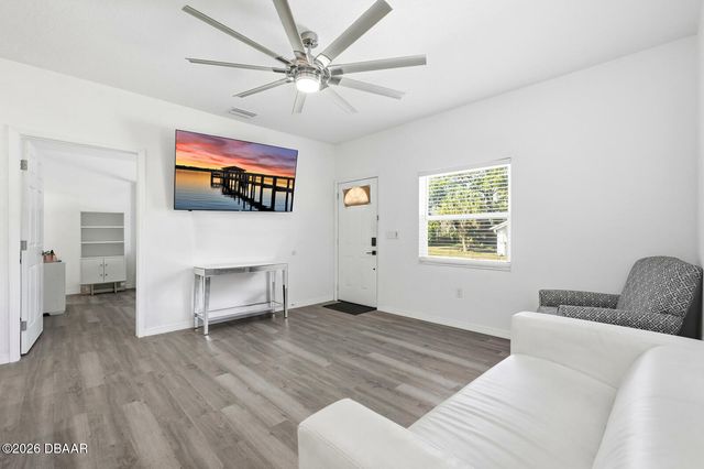 557 Live Oak Avenue, Daytona Beach, FL 32114