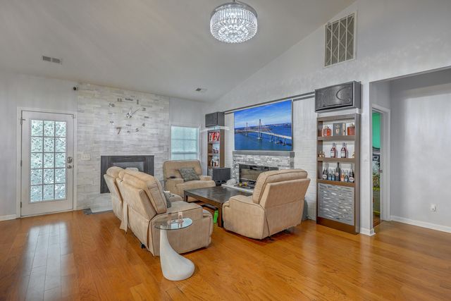 3811 Bonnecrest Lane, North Charleston, SC 29420