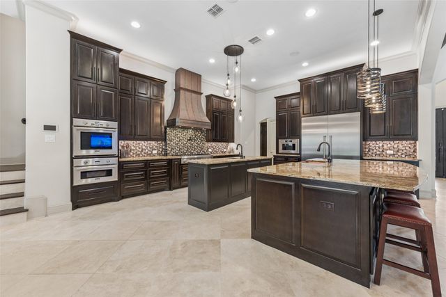 809 Lyndsey Way, Colleyville, TX 76034