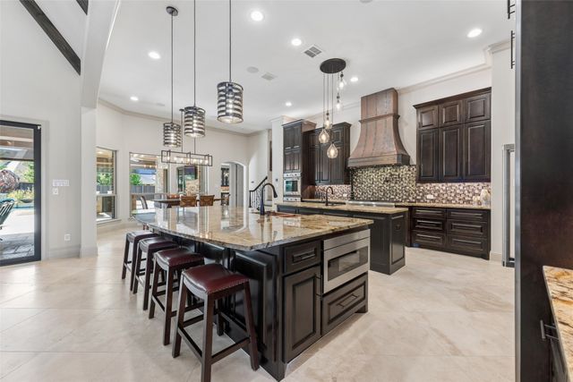 809 Lyndsey Way, Colleyville, TX 76034