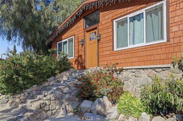 10418 Samoa Avenue, Tujunga, CA 91042