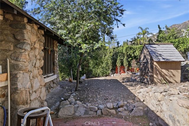 10418 Samoa Avenue, Tujunga, CA 91042