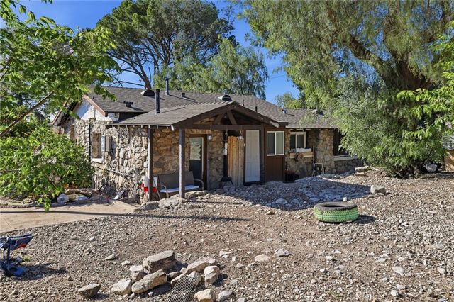 10418 Samoa Avenue, Tujunga, CA 91042