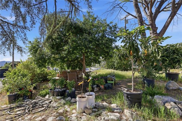 10418 Samoa Avenue, Tujunga, CA 91042