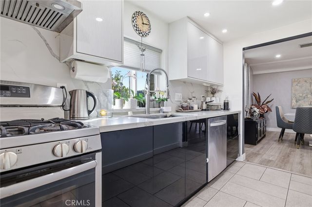 10418 Samoa Avenue, Tujunga, CA 91042