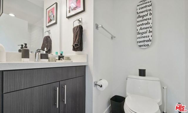 1156 N Orange Drive, Hollywood, CA 90038