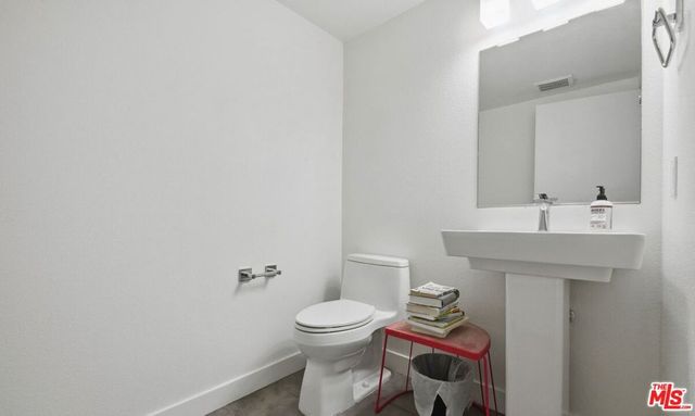 1156 N Orange Drive, Hollywood, CA 90038