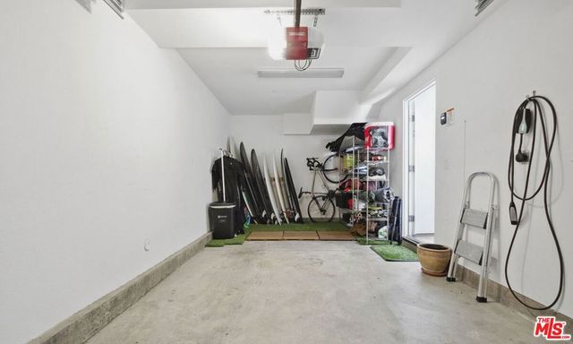 1156 N Orange Drive, Hollywood, CA 90038