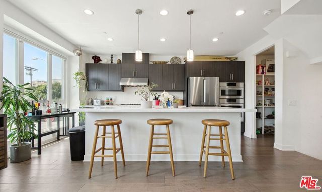 1156 N Orange Drive, Hollywood, CA 90038