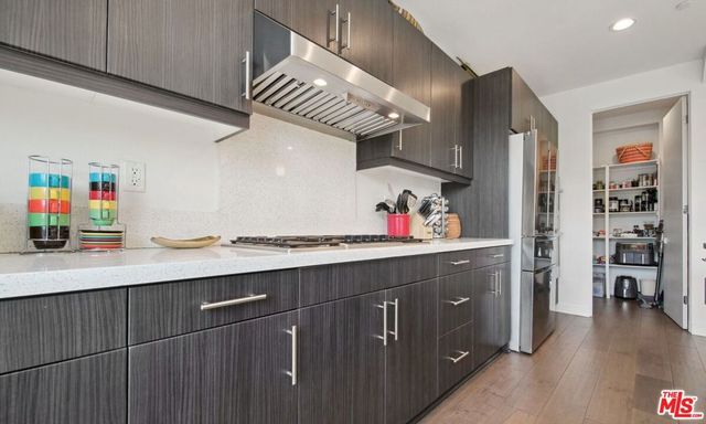 1156 N Orange Drive, Hollywood, CA 90038