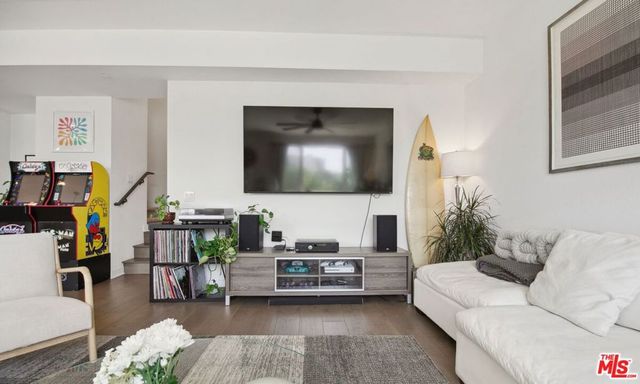 1156 N Orange Drive, Hollywood, CA 90038