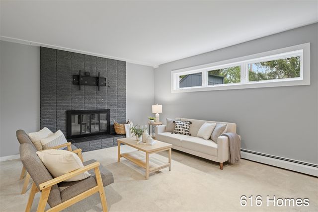124 Loch Lomond Avenue, Grand Rapids, MI 49546