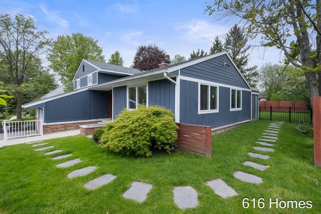 124 Loch Lomond Avenue, Grand Rapids, MI 49546