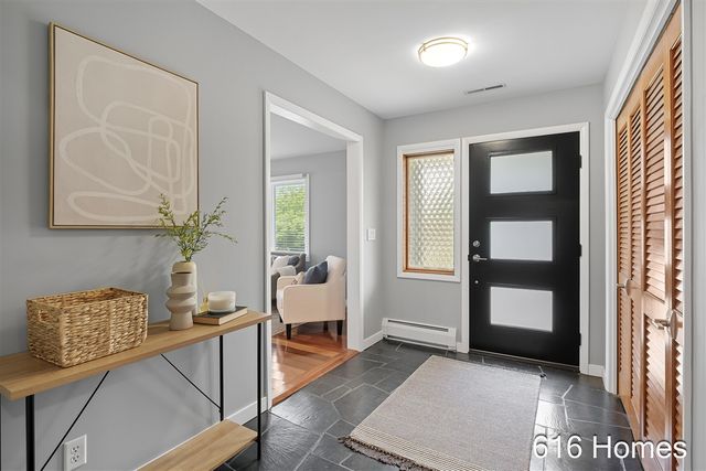 124 Loch Lomond Avenue, Grand Rapids, MI 49546