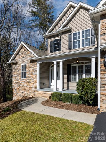 180 Kanuga Forest Drive, Hendersonville, NC 28739