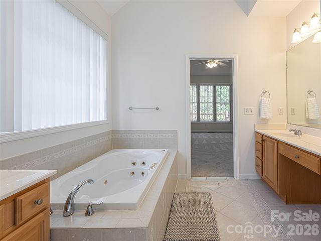 180 Kanuga Forest Drive, Hendersonville, NC 28739