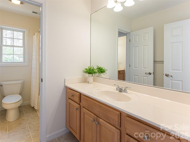 180 Kanuga Forest Drive, Hendersonville, NC 28739