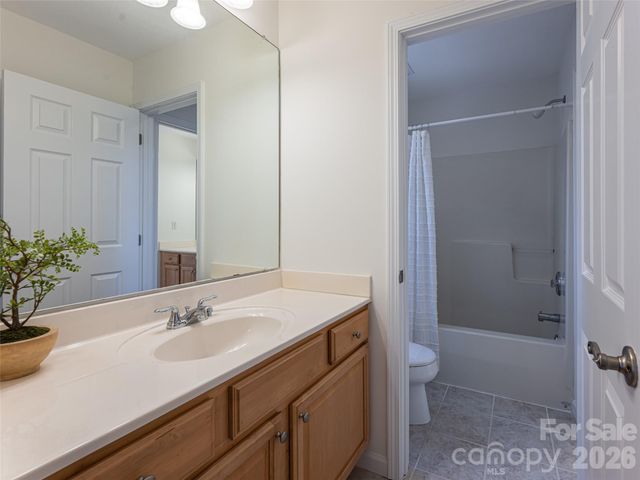 180 Kanuga Forest Drive, Hendersonville, NC 28739