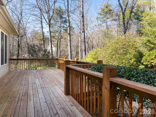 180 Kanuga Forest Drive, Hendersonville, NC 28739