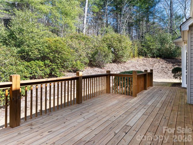180 Kanuga Forest Drive, Hendersonville, NC 28739