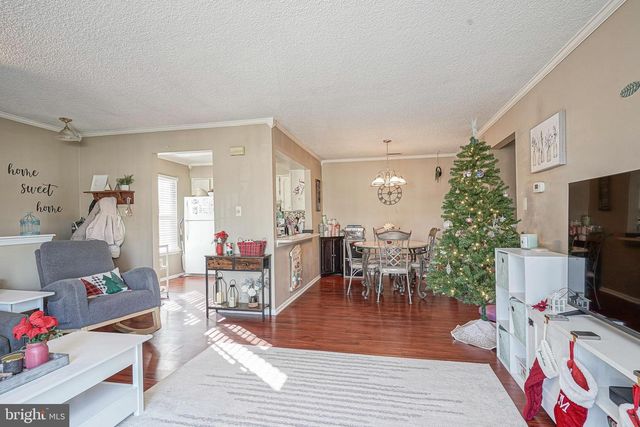 2402-B SEDGEFIELD DR, Mount Laurel, NJ 08054