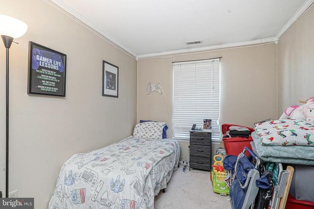 2402-B SEDGEFIELD DR, Mount Laurel, NJ 08054