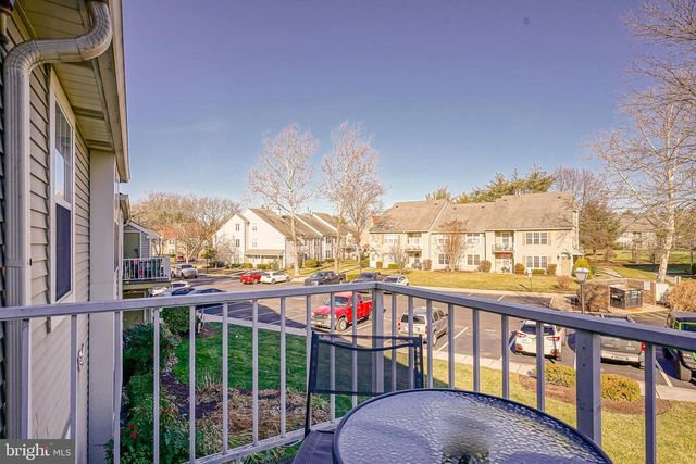 2402-B SEDGEFIELD DR, Mount Laurel, NJ 08054