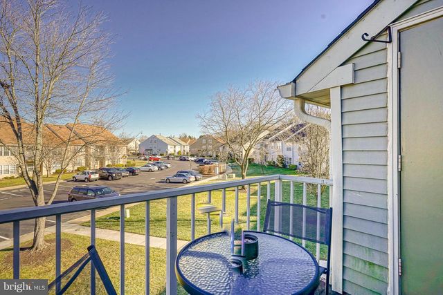 2402-B SEDGEFIELD DR, Mount Laurel, NJ 08054