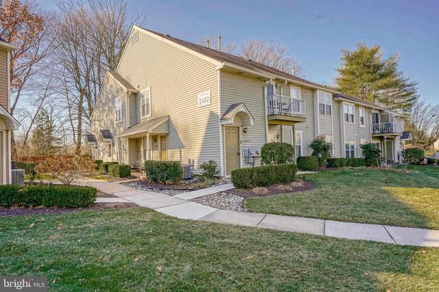 2402-B SEDGEFIELD DR, Mount Laurel, NJ 08054