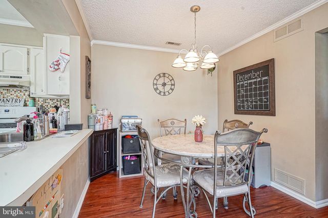 2402-B SEDGEFIELD DR, Mount Laurel, NJ 08054