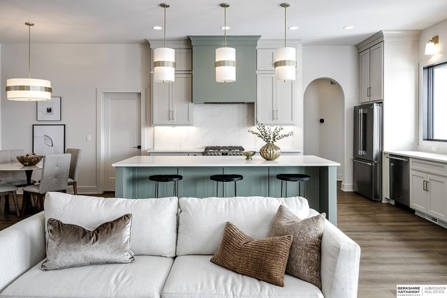 21113 Laurel Avenue, Elkhorn, NE 68022