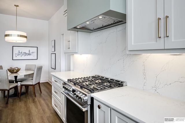 21113 Laurel Avenue, Elkhorn, NE 68022