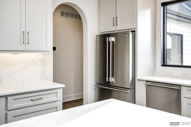 21113 Laurel Avenue, Elkhorn, NE 68022