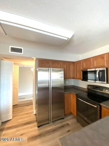 4417 S Newberry Road, Tempe, AZ 85282