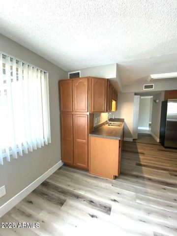 4417 S Newberry Road, Tempe, AZ 85282