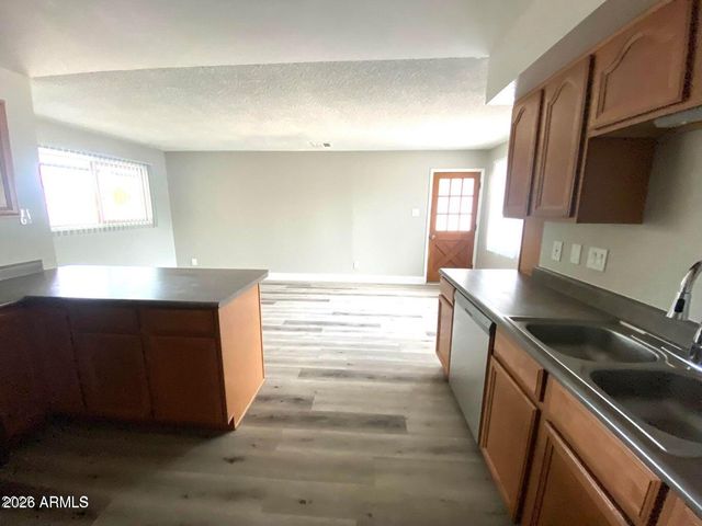 4417 S Newberry Road, Tempe, AZ 85282