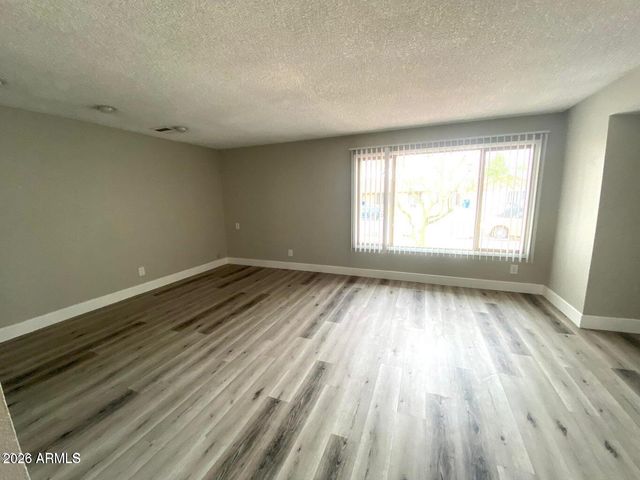 4417 S Newberry Road, Tempe, AZ 85282