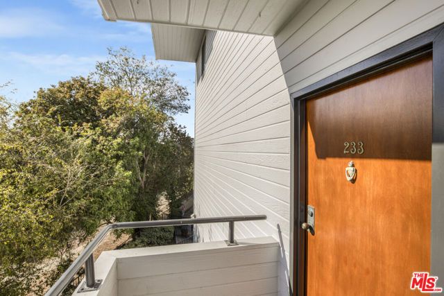 13331 Moorpark Street 233, Sherman Oaks, CA 91423