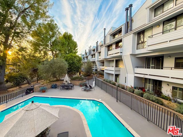 13331 Moorpark Street 233, Sherman Oaks, CA 91423
