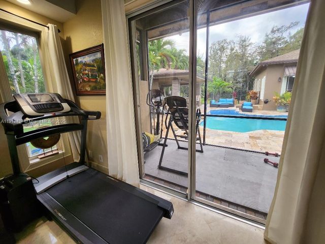 6879 NW 65th Terrace, Parkland, FL 33067