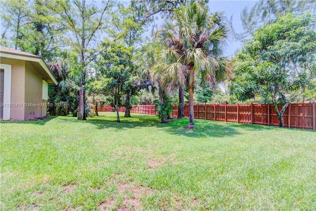 6879 NW 65th Terrace, Parkland, FL 33067