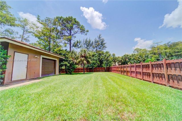 6879 NW 65th Terrace, Parkland, FL 33067