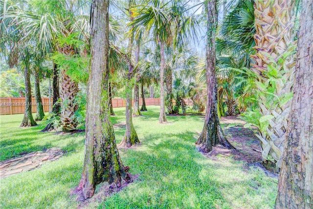 6879 NW 65th Terrace, Parkland, FL 33067